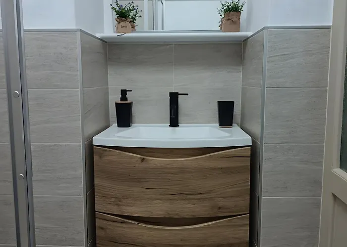 Castagno 2 Sentiero Del Viandante 벨라노